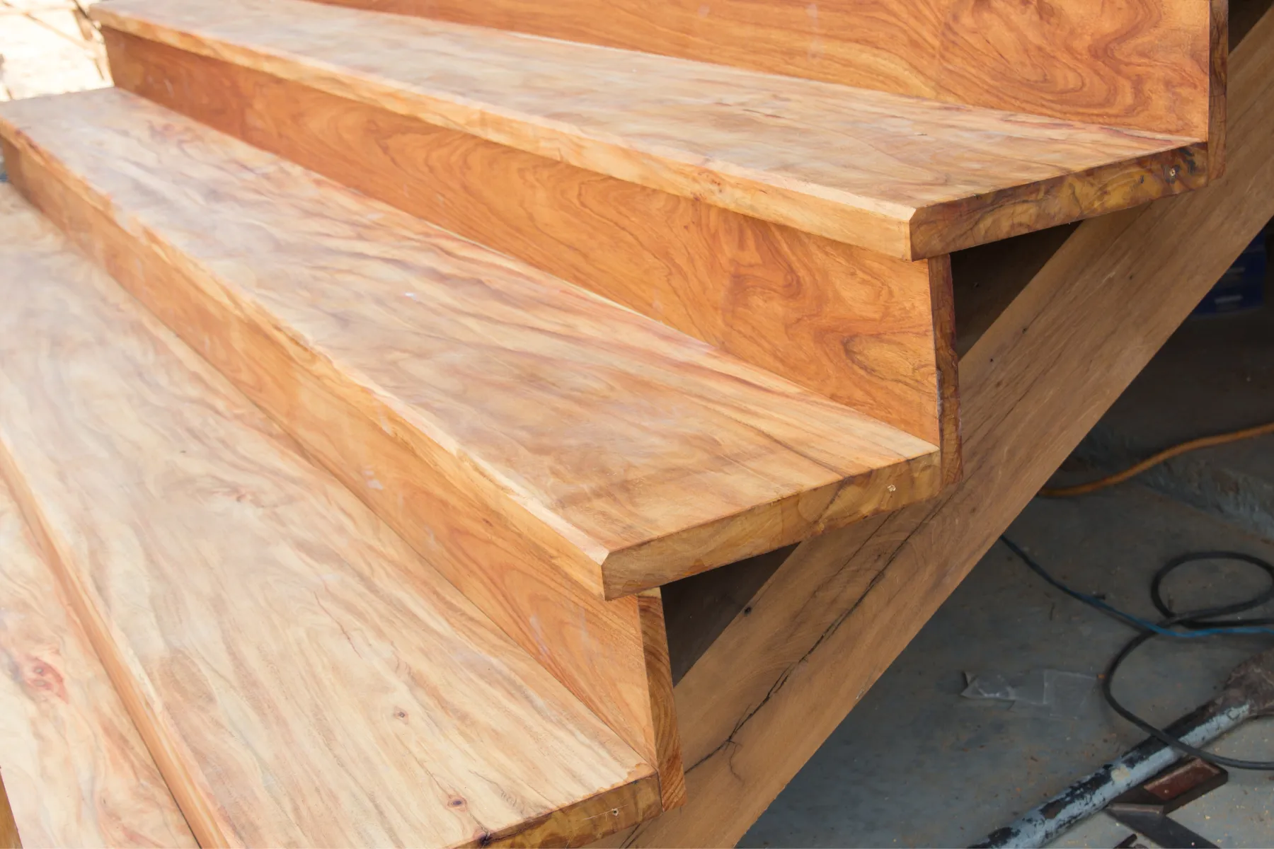 Kích thước gờ bậc thang hợp lý trong bản vẽ cầu thang 21 bậc là 2cm