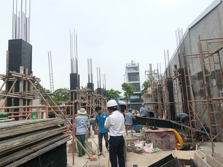 Đóng cốt pha cột và đan sắt 