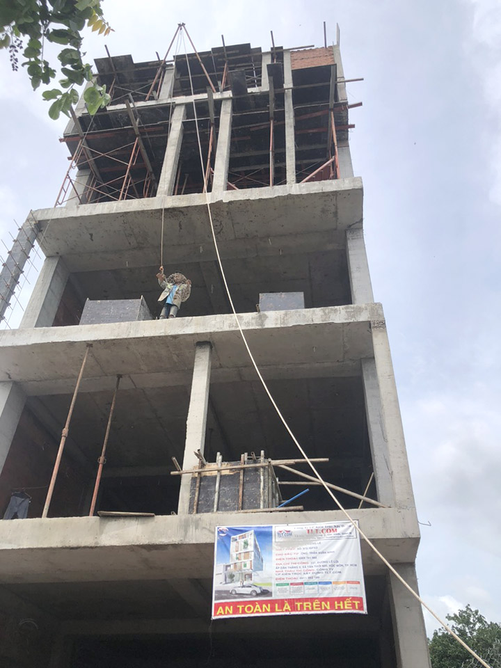 Thi công nhà phố kết hợp kinh doanh tại Hóc Môn