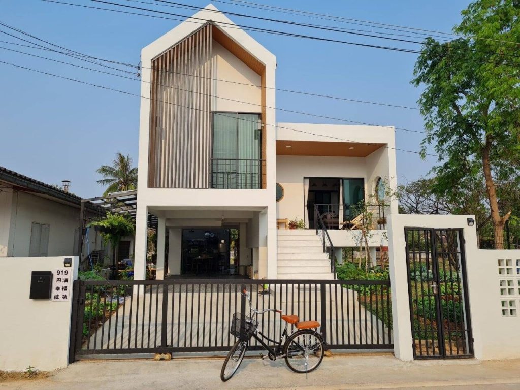 Nhà vườn 2 tầng 4 phòng ngủ 1 gác lửng 1 hầm lửng