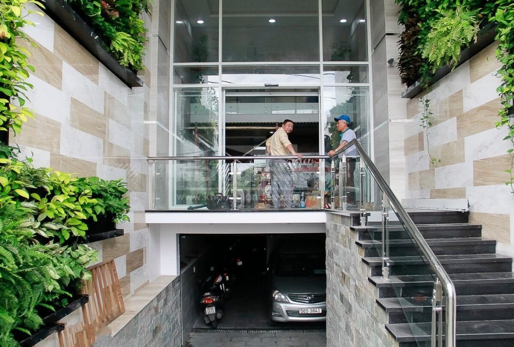 Mẫu nhà phố có tầng hầm nổi